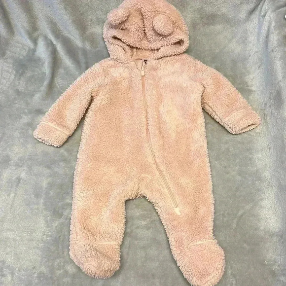 Old Navy - Pink Sherpa footed bunting  bag. Size 3-6 months - Picture 1 of 3